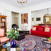 Superb flat two steps away from Porte Maillot in Paris - Welkeys
