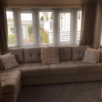 B1 Caravan Holiday Let - Todber Valley - Gisburn, hotel in Clitheroe