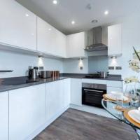 A beautiful brand new flat 25-minute to London