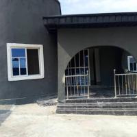 4 Bedroom Private Self service Guest House,in a serene area., hotel in Asaba