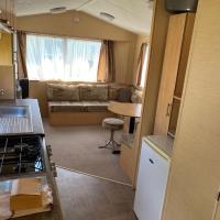 Beach Retreat at NewBeach Holiday Park, Dymchurch, hotel in Dymchurch