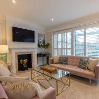 Stunning 3-bed house with roof terrace near King’s Road in Chelsea, London