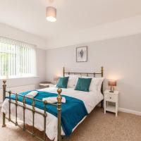 Cosy Seaside Bungalow with Garden, Minutes to Beach, hotel in Whitstable