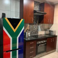 Rhino House with 3 bedrooms next to Pilanesberg and Sun City, hotel di Mogwase