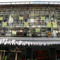 My Friends Hotel: Trang şehrinde bir otel