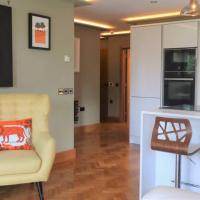 Altrincham Apartment Great Transport Links, hotel in Timperley