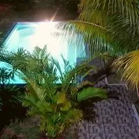 Aux plaisirs de la vie Chambre chez l habitant: Flic-en-Flac'ta bir otel