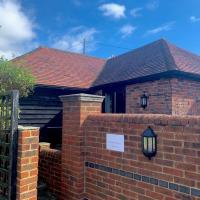 Lovely 1-Bed Cottage in Hellingly, hotel in Hellingly