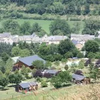 Village de Gite - La Cascade, hotel u gradu Sainte-Eulalie-dʼOlt