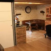 Le Portougais, chalet à Chanaz, la petite Venise savoyarde, hotel din Chanaz