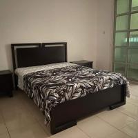 Furnished hone stay villa with attached bathroom with balcony, hotel in Al 'Ayn