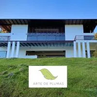 Cartago में, होटल Arte de Plumas birding lodge
