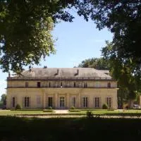 Le Château de BRESSEY & son Orangerie、Bressey-sur-Tilleのホテル