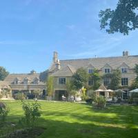 The Old Manor Coach House, hotel in Cirencester
