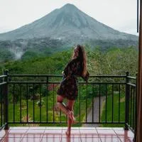 Hotel Arenal Kioro Suites & Spa, hotell i Fortuna