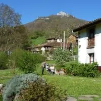 Casa Rural Los Riegos, hotel in Caso