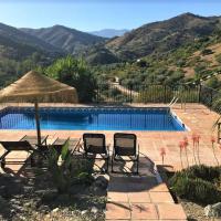 Restful Holiday Home in Comares with Private Swimming Pool, hotel en Comares