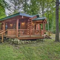 Updated Manistique Log Cabin, Yard & Fire Pit, hôtel à Manistique