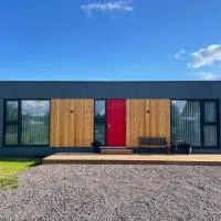 Modern accommodation close to lake and nature, hotel i Köyliö