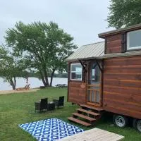 Riverbottom - Tiny Home 2, Hotel in Bellevue