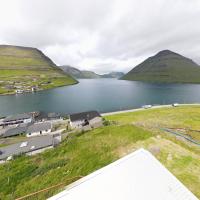 Hikewithpolfo View to Kalsoy James Bond´s Island, hotel in Klaksvík