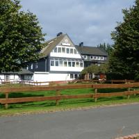 Aussichtsbauernhofpension Hof Gretchens, hotelli kohteessa Winterberg alueella Langewiese