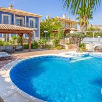Amazing home in Aspe with Outdoor swimming pool, WiFi and 4 Bedrooms, hotel en Aspe