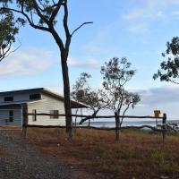 Ironbark House, отель рядом с аэропортом Chillagoe Airport - LLG в городе Dimbulah