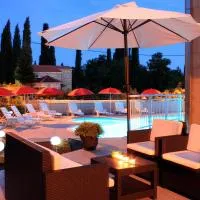 Apartments Grand Pinea, hotel a Čilipi
