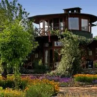Kriskas Home Licensed Tourism Accommodation, hotel i Boyalıca