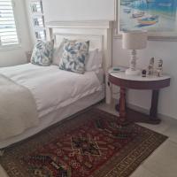 Guest bedroom in Modern Beach Apartment Eco Estate, hotel near King Shaka International Airport - DUR, La Mercy