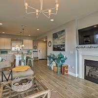 Hampton Condo with Balconies 1 Block to Beach!, hotelli Hampton Beachiss&auml;