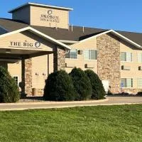 Okoboji Inn & Suites، فندق في Milford