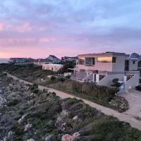 Villa Marine Guest House, hotel di Pringle Bay