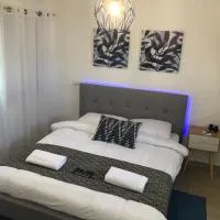 Queen of The deadsea Crown Collection, hotell i Neve Zohar