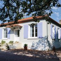 Nice Home In Bassillac With Kitchen, hotel din apropiere de Aeroportul Périgueux Bassillac - PGX, Bassillac