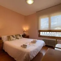 Hostal Torreblanca, hotel i Duruelo de la Sierra