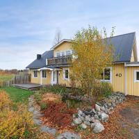 Large spacious 4BR house perfect for workers near wind farms, hotell i Piteå