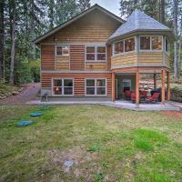 Peaceful Forest Retreat by Mt Baker Slopes!, hotel in Deming