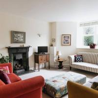 SUNNYSIDE APARTMENT - Spacious 2 Bedroom Ground Floor with Free Parking In Kendal, Cumbria