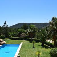 Cozy Villa in Sant Josep de sa Talaia with Private Pool, hotel a Sant Josep de sa Talaia