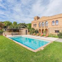 Charming Holiday Home in Vulpellac with Shared Pool