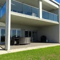 Port Vincent Seaside Apartments - Apartment 1, готель у місті Port Vincent