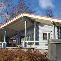Järvenrantamökki Himoksella poreammeella – hotel w mieście Jämsä