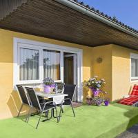 Bungalow in St Kanzian am Klopeler See with a terrace, Hotel in Unternarrach
