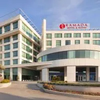Ramada Hotel & Suites by Wyndham Izmir Kemalpasa, hotelli kohteessa Kemalpaşa