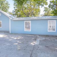 Remodeled Historic 1BR1BA House Near Downtown