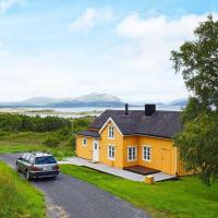 5 person holiday home in Skutvik: Skutvika şehrinde bir otel