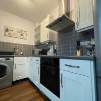 Seven Suites - High-End 2-Bed Apartment with Parking in Watford Central