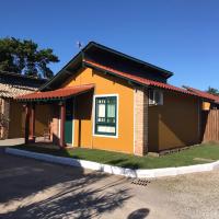 Casa com piscina para família, hotel in Ponta das Canas, Florianópolis